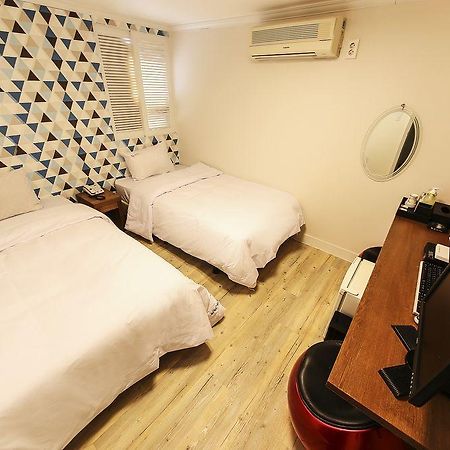 In Seoul Sinchon Goguma Hotel Kültér fotó